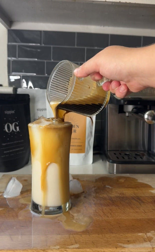 🍎 Caramel Apple Iced Latte (Sugar-Free Recipe with Espresso & Apple Puree)